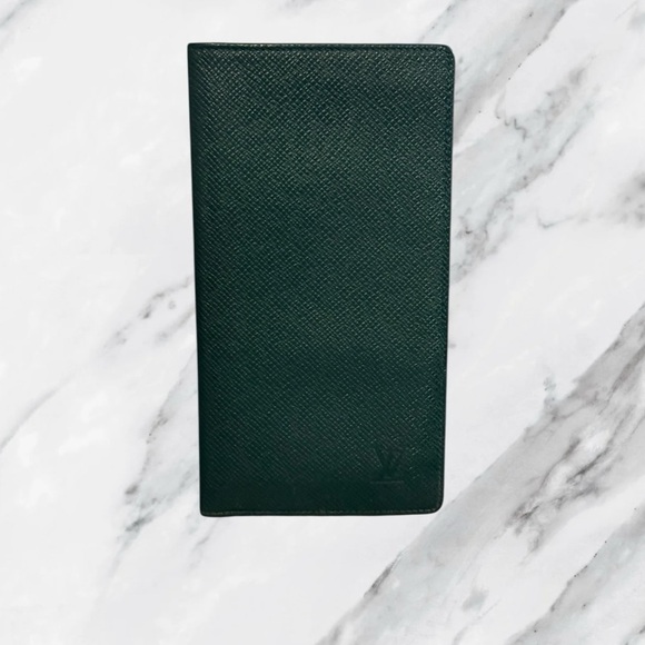 Louis Vuitton Authentic Vintage Dark Green Taiga Bifold Long Wallet - Picture 1 of 9